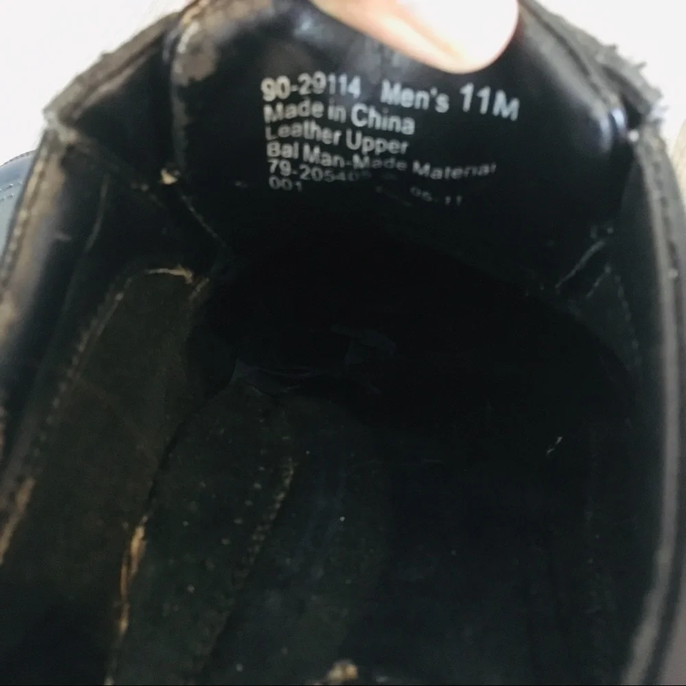 DOCKERS slip resistant black men’s black leather dress shoe size 11M